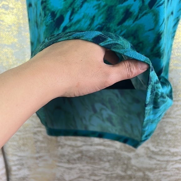 Ricki’s Greeb/Blue Printed Short Sleeve Beaded Top Size M - Picture 5 of 9